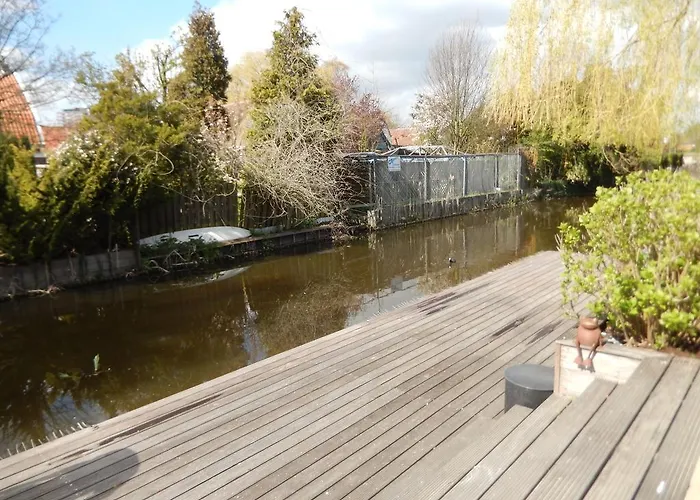 New West - Free Parking