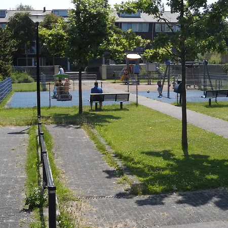 New West - Free Parking 4*