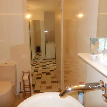 New West - Free Parking Panzió