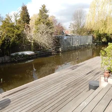 New West - Free Parking