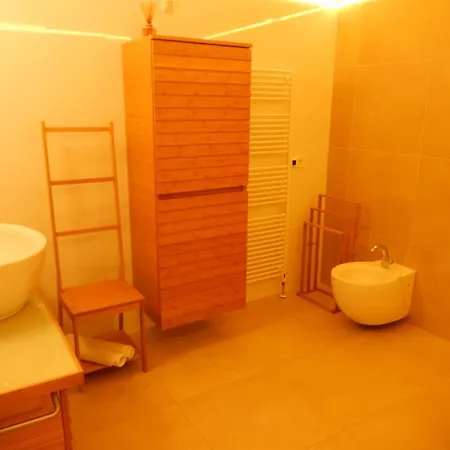 Bed and Breakfast New West - Free Parking 4*