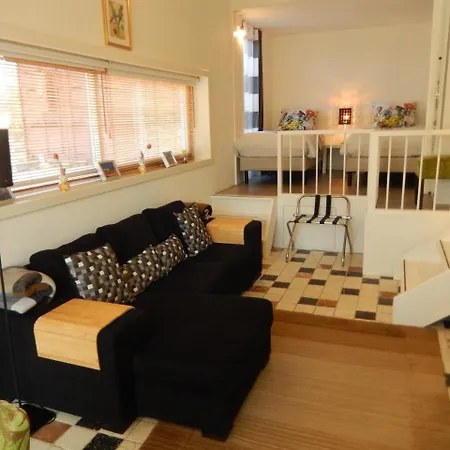 Bed & Breakfast New West - Free Parking 4*